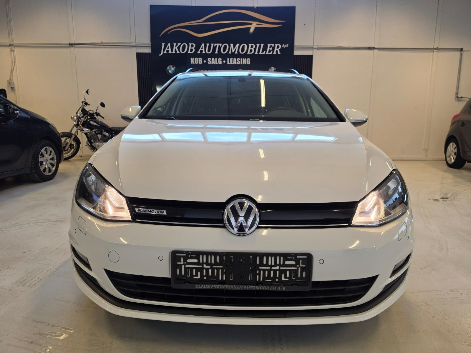 Hvid VW Golf VII fra 2015