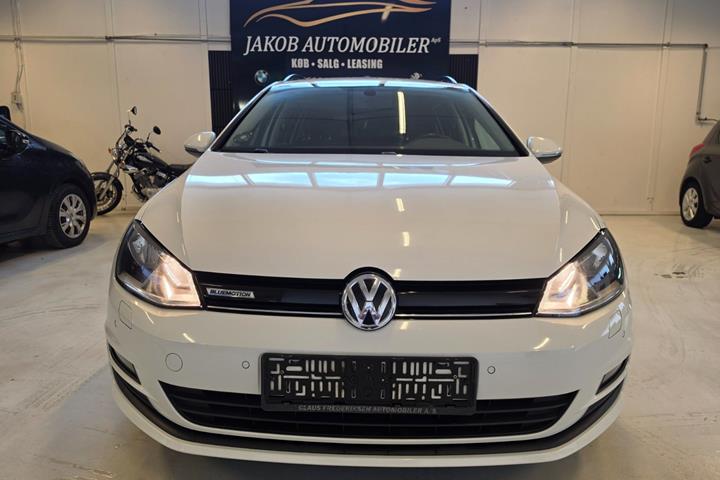 Hvid VW Golf VII fra 2015