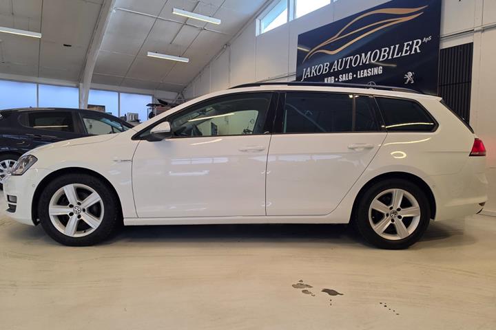 Hvid VW Golf VII fra 2015