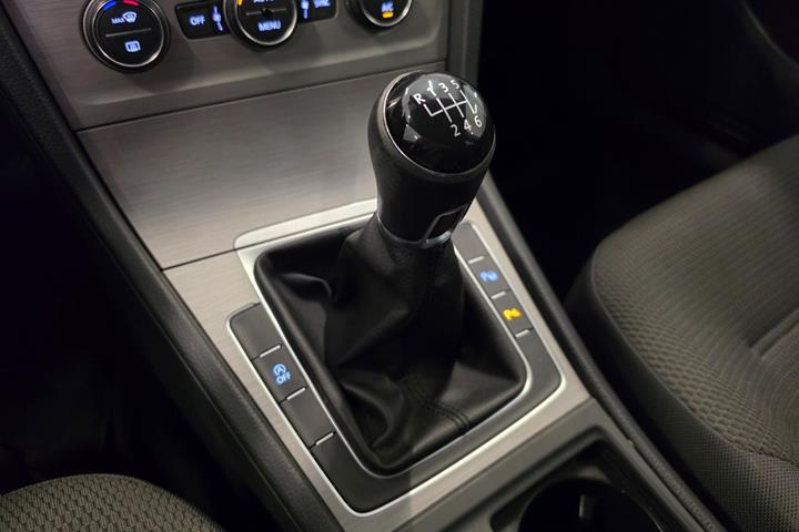 Hvid VW Golf VII fra 2015