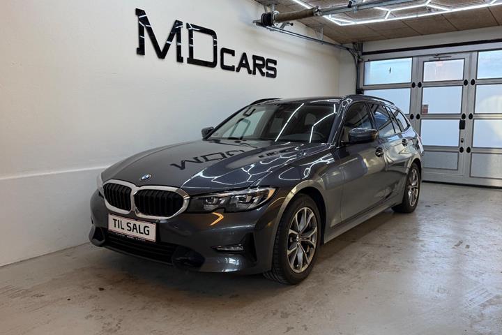 Grå BMW 320d fra 2020