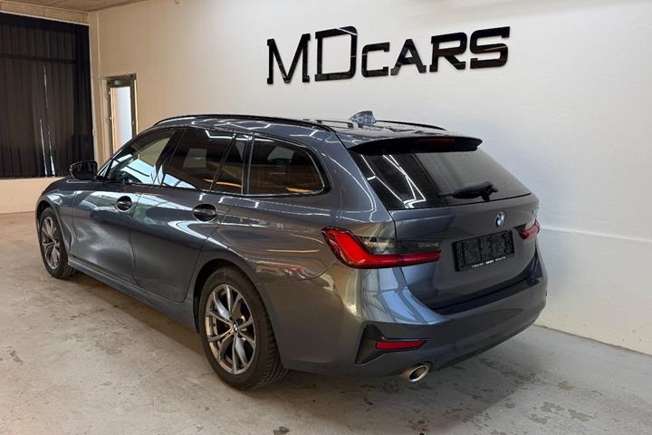Grå BMW 320d fra 2020