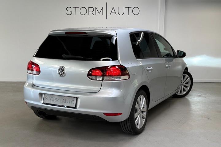 Sølv VW Golf VI fra 2009