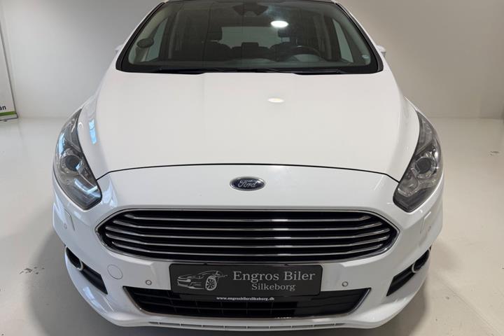 Hvid Ford S-MAX fra 2017