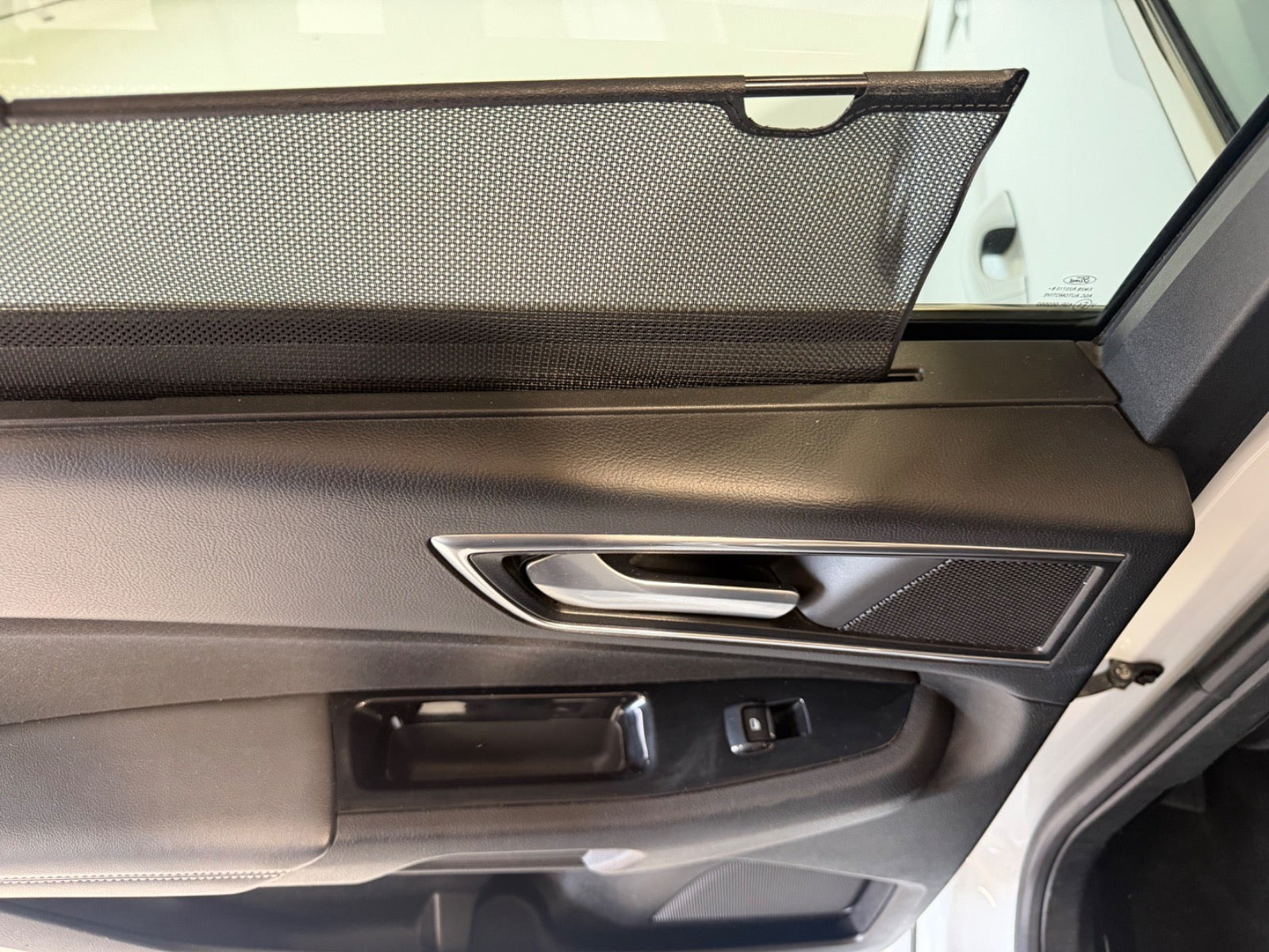 Hvid Ford S-MAX fra 2017