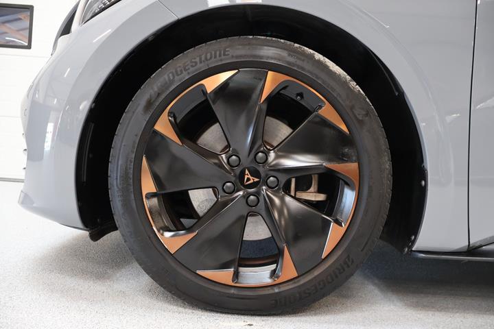 Grå Cupra Born fra 2022