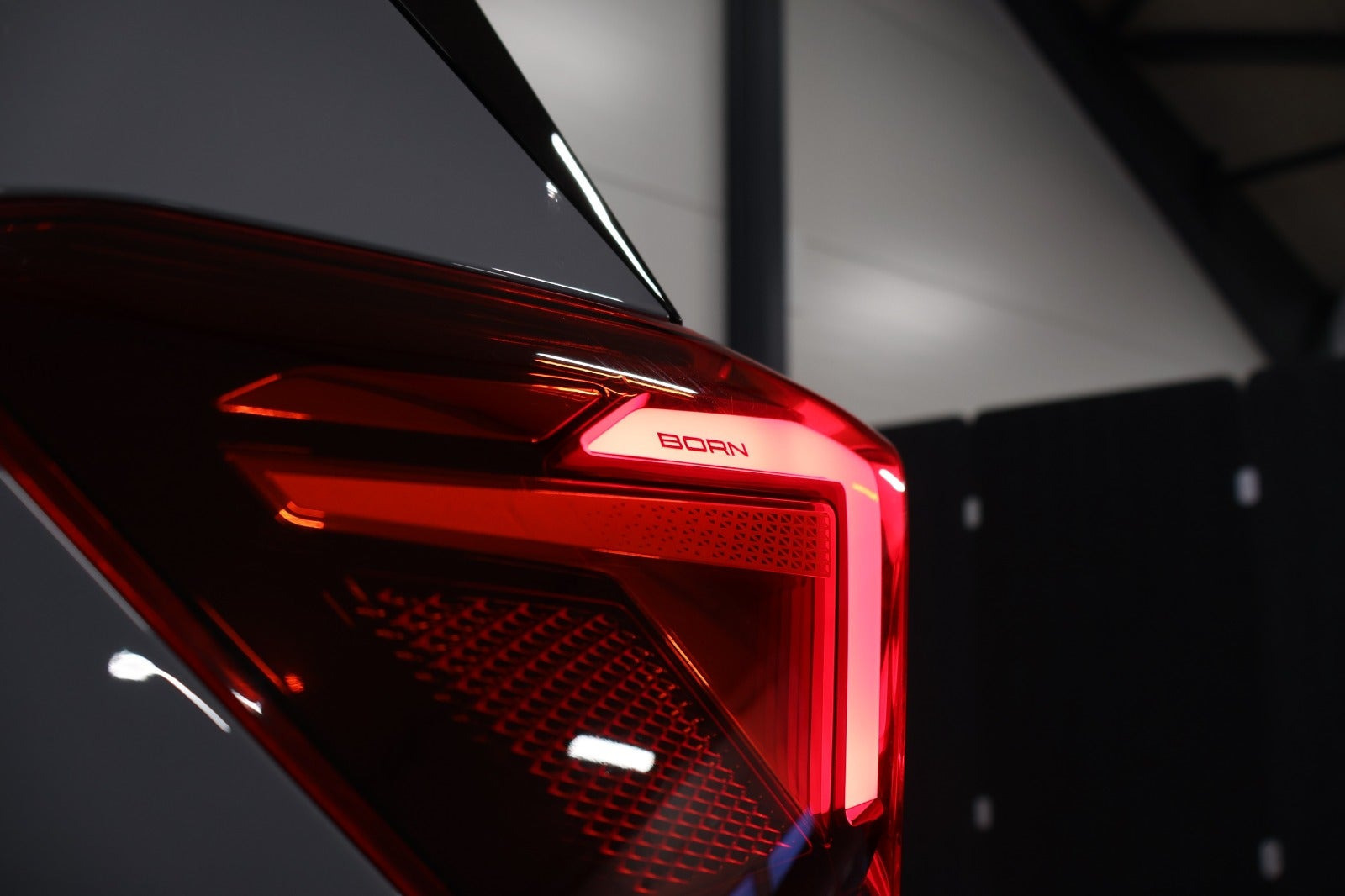 Grå Cupra Born fra 2022