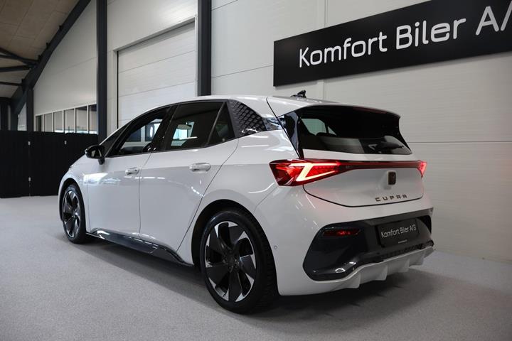 Hvid Cupra Born fra 2023