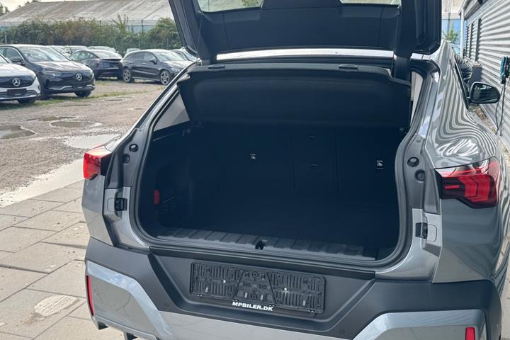 Grå BMW iX2 fra 2024