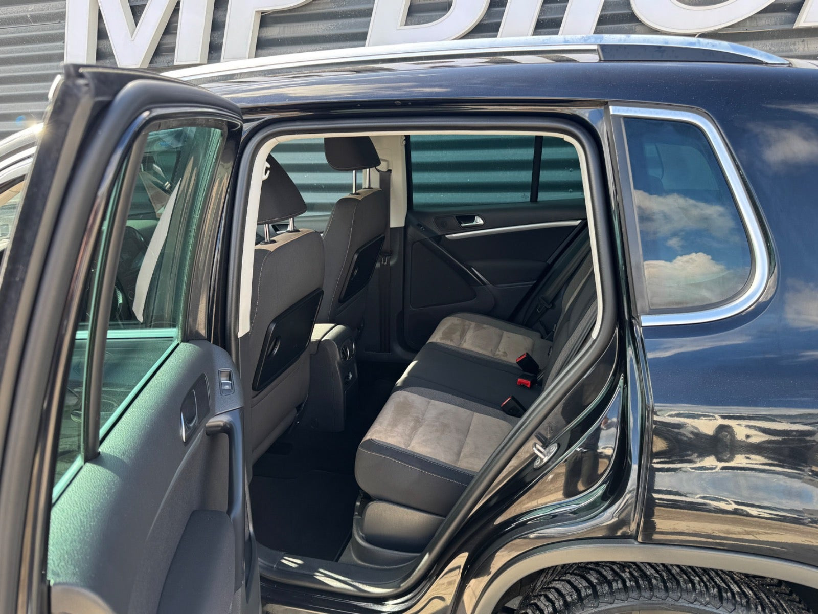 Sort VW Tiguan fra 2015
