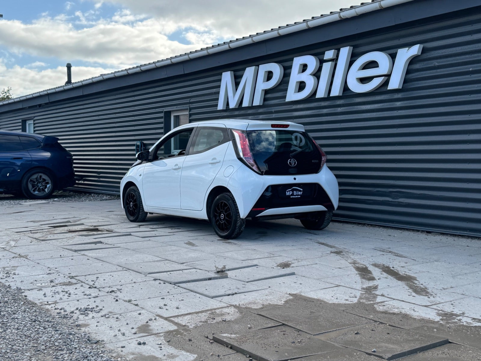Hvid Toyota Aygo fra 2015
