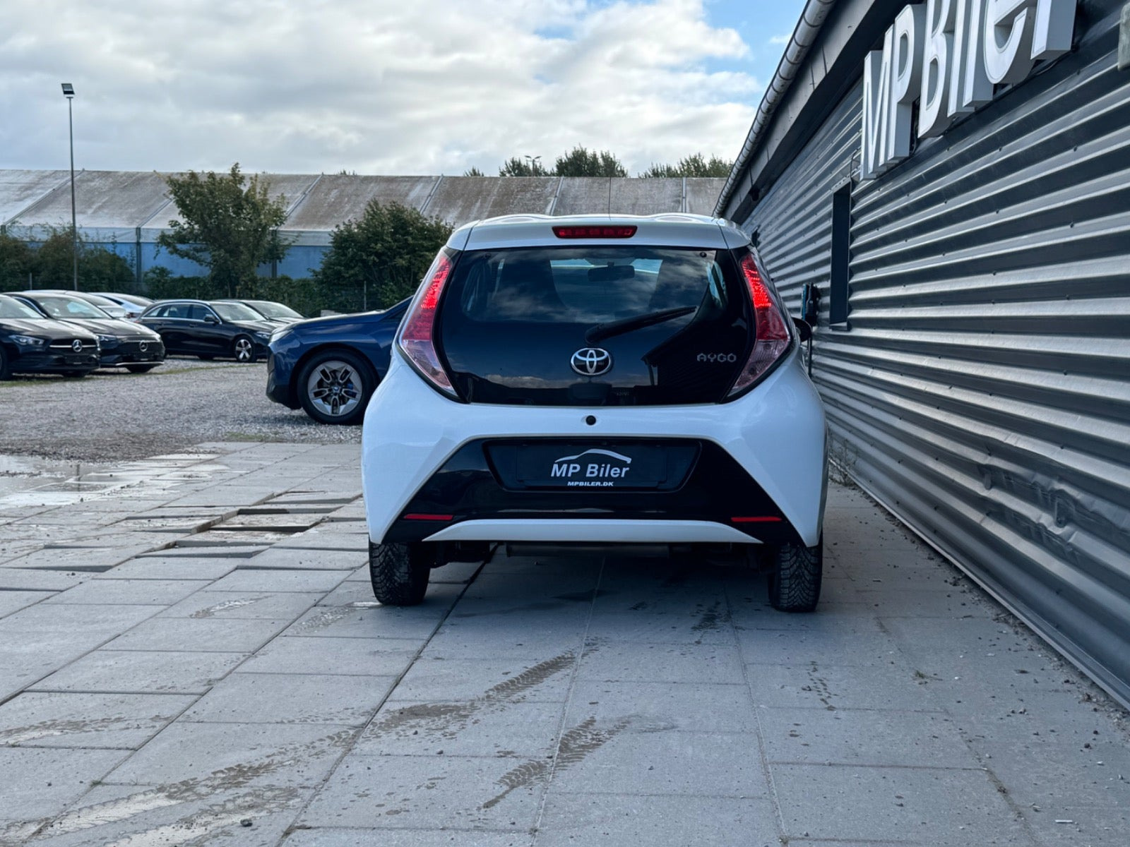 Hvid Toyota Aygo fra 2015