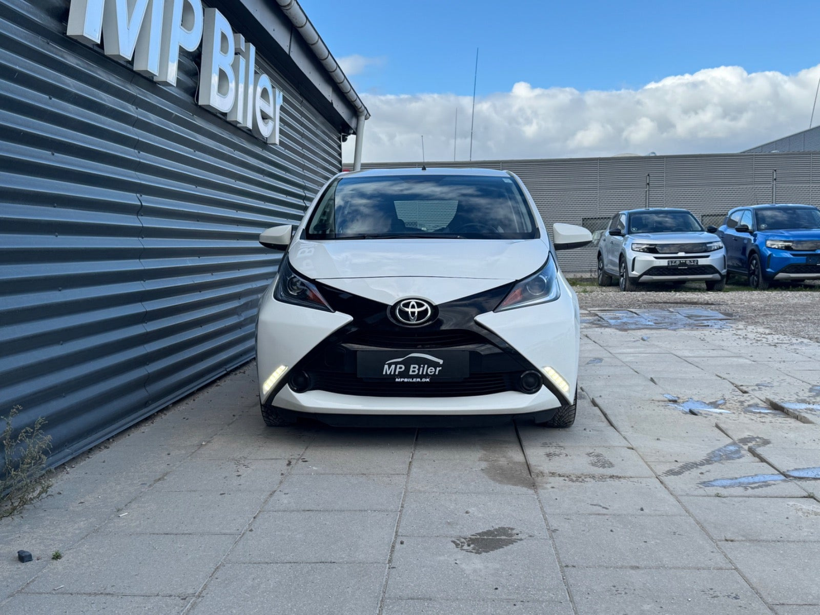 Hvid Toyota Aygo fra 2015