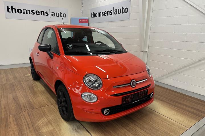 Orange Fiat 500 fra 2024