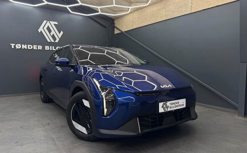 Kia EV4 81 Long Range Upgrade Fastback