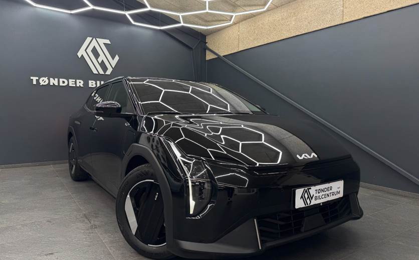 Kia EV4 81 Long Range Upgrade Fastback