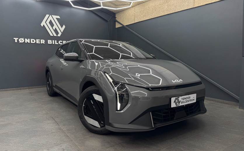 Kia EV4 81 Long Range Upgrade Fastback