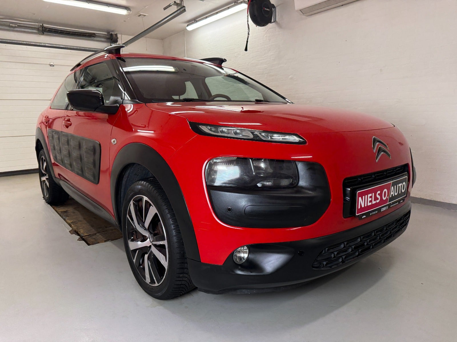 Rød Citroën C4 Cactus fra 2014