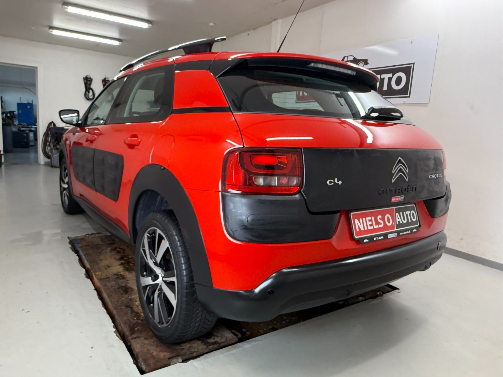 Rød Citroën C4 Cactus fra 2014