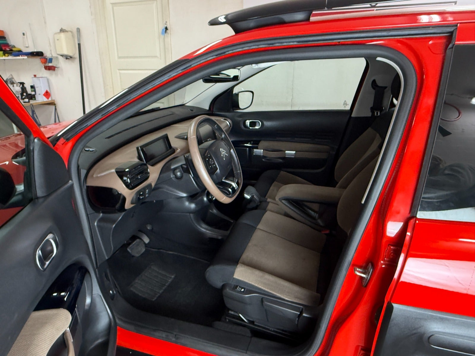 Rød Citroën C4 Cactus fra 2014