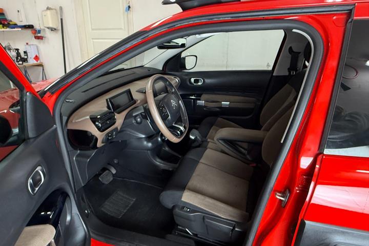 Rød Citroën C4 Cactus fra 2014
