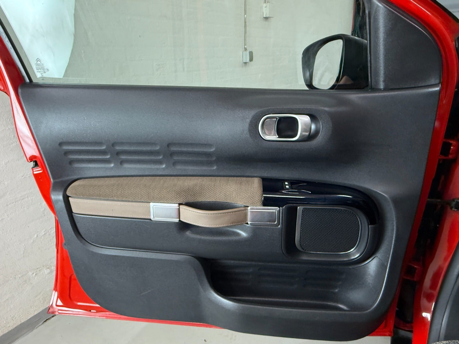 Rød Citroën C4 Cactus fra 2014