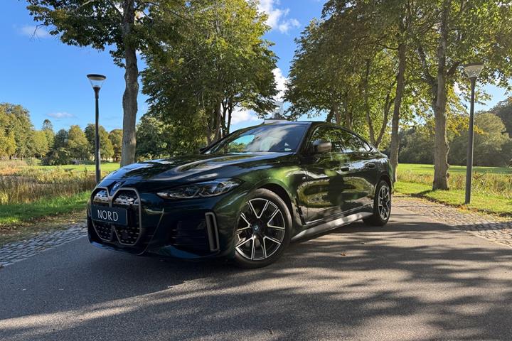 Grøn BMW i4 fra 2024
