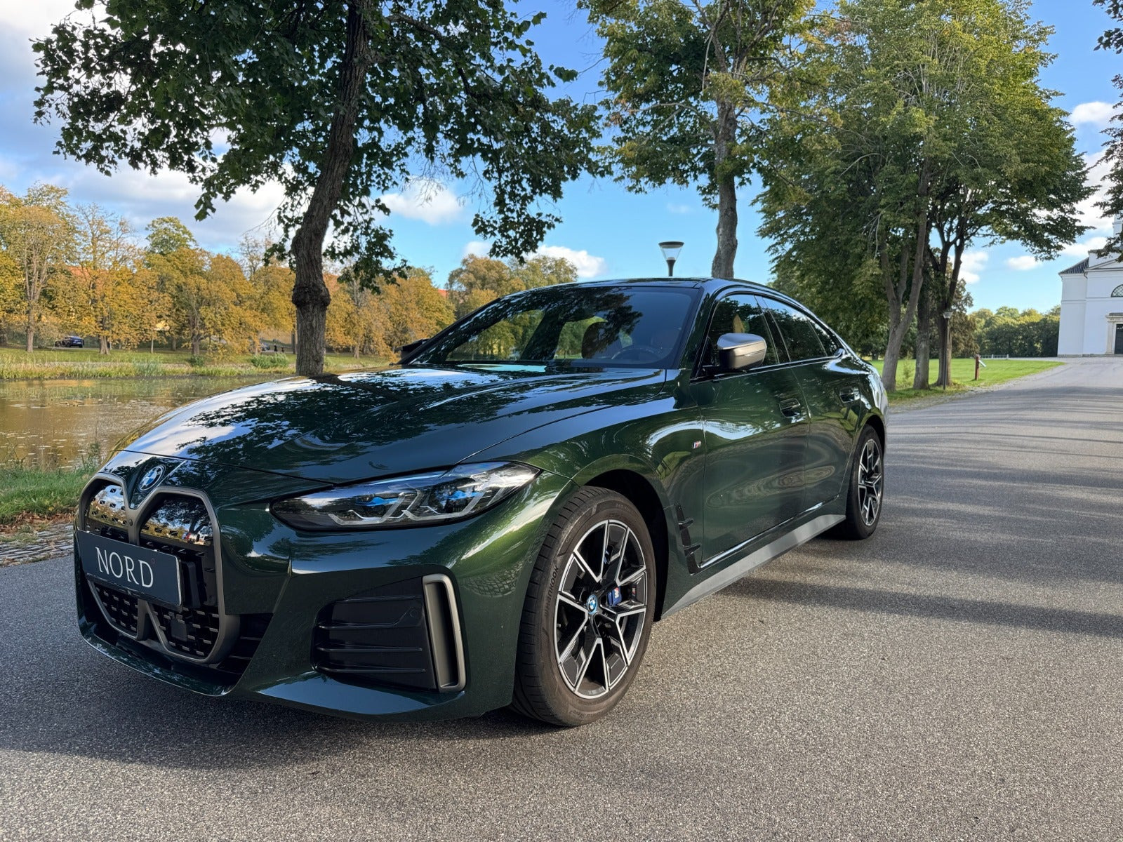 Grøn BMW i4 fra 2024