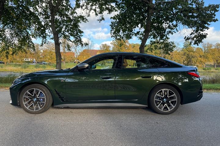 Grøn BMW i4 fra 2024