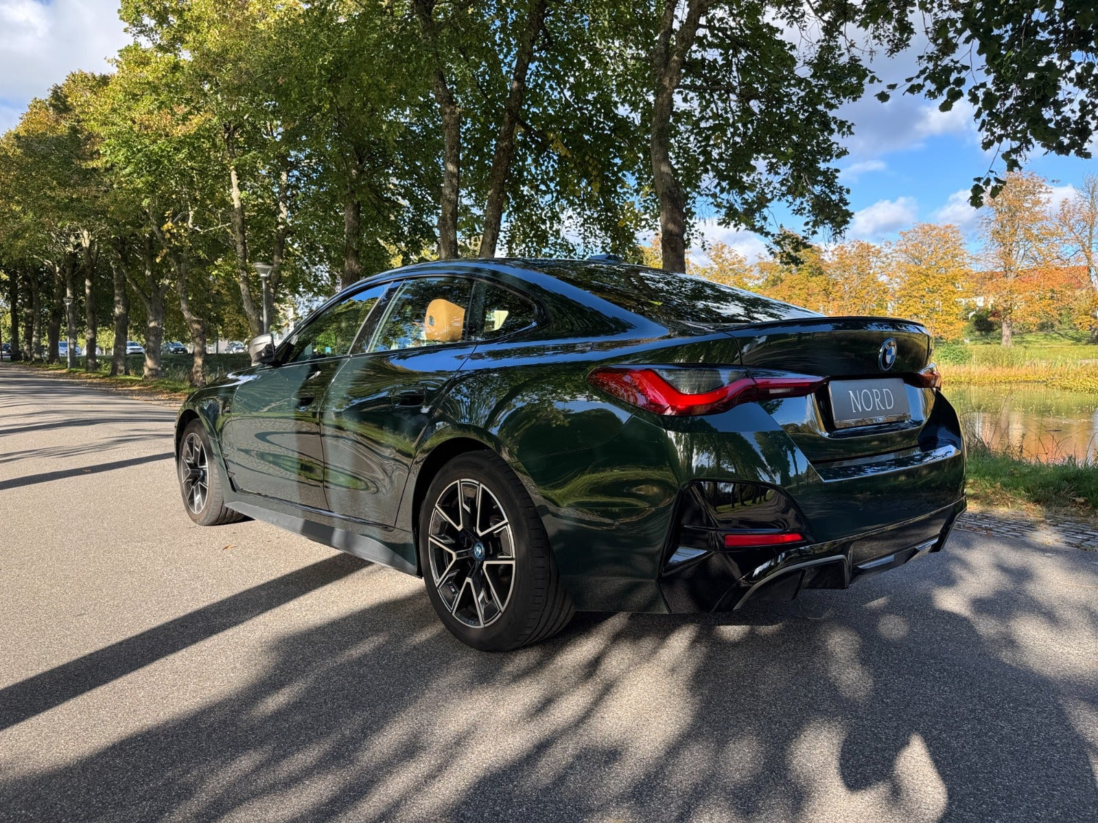 Grøn BMW i4 fra 2024