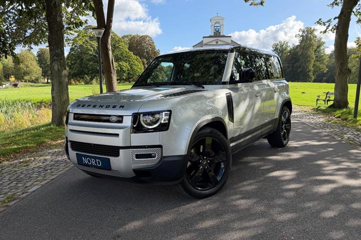 Grøn Land Rover Defender 110 fra 2020