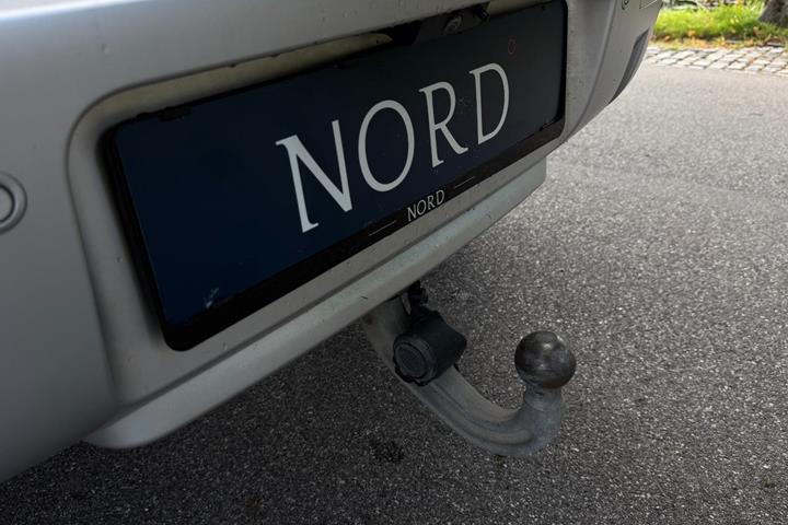 Grøn Land Rover Defender 110 fra 2020