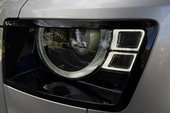 Grøn Land Rover Defender 110 fra 2020