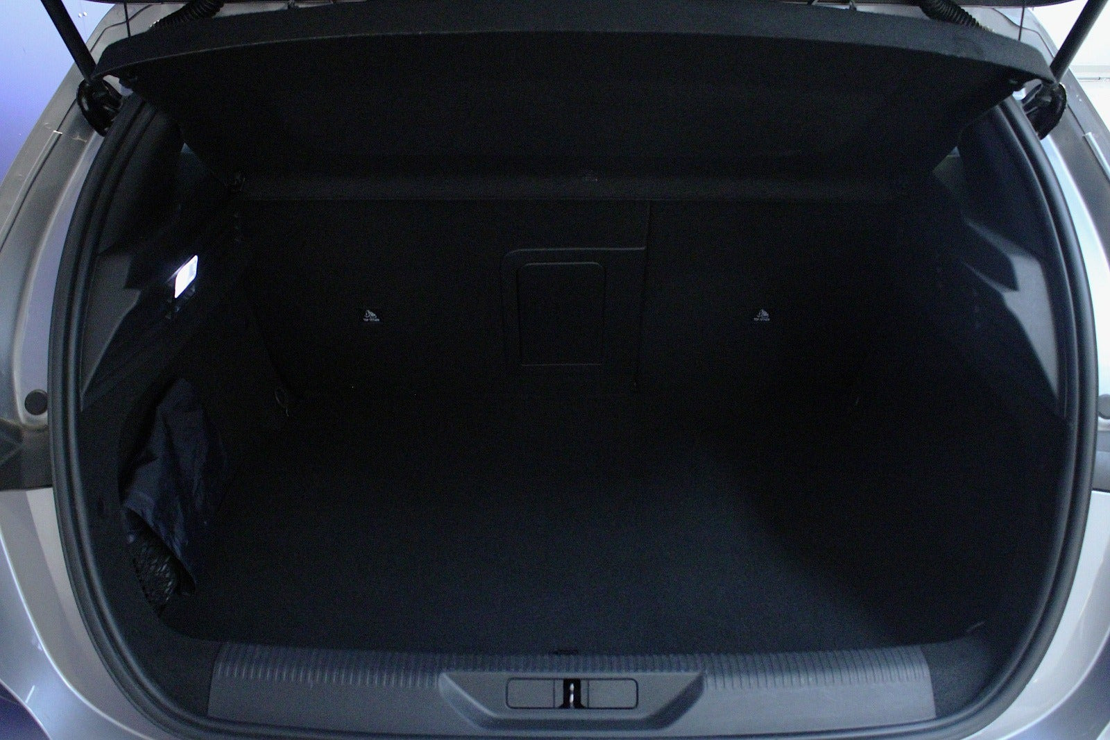 Sølv Peugeot 308 fra 2023