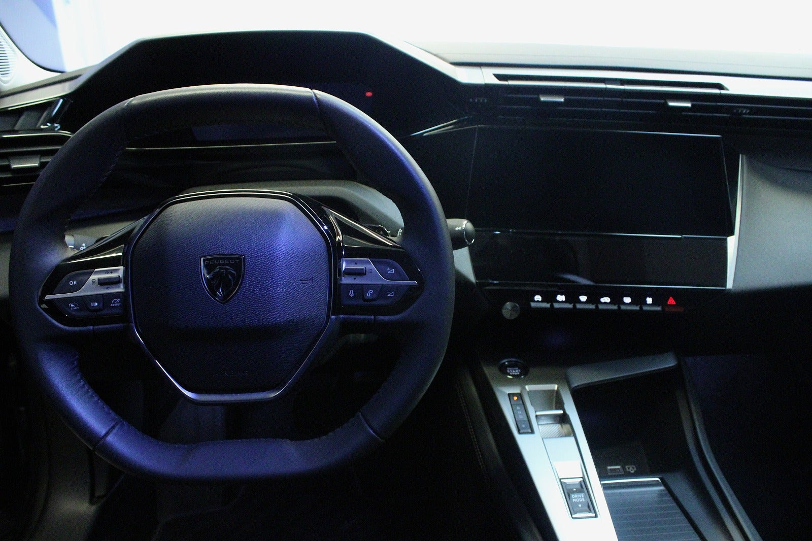 Sølv Peugeot 308 fra 2023