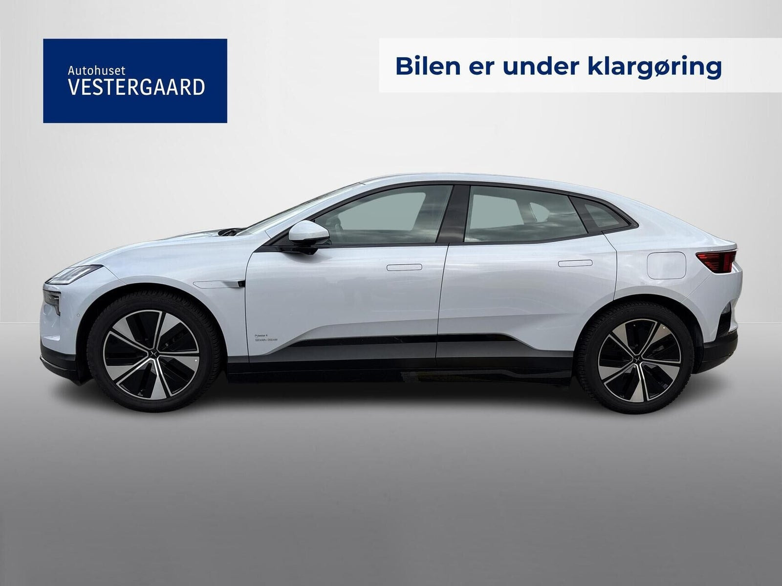 Sølv Polestar 4 fra 2025