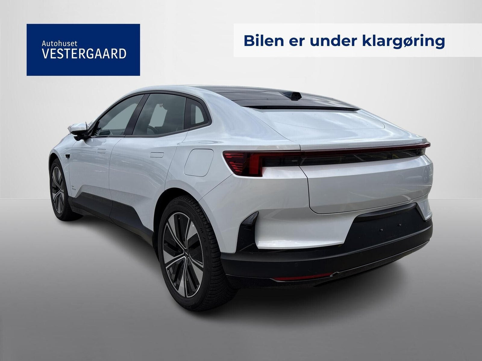 Sølv Polestar 4 fra 2025