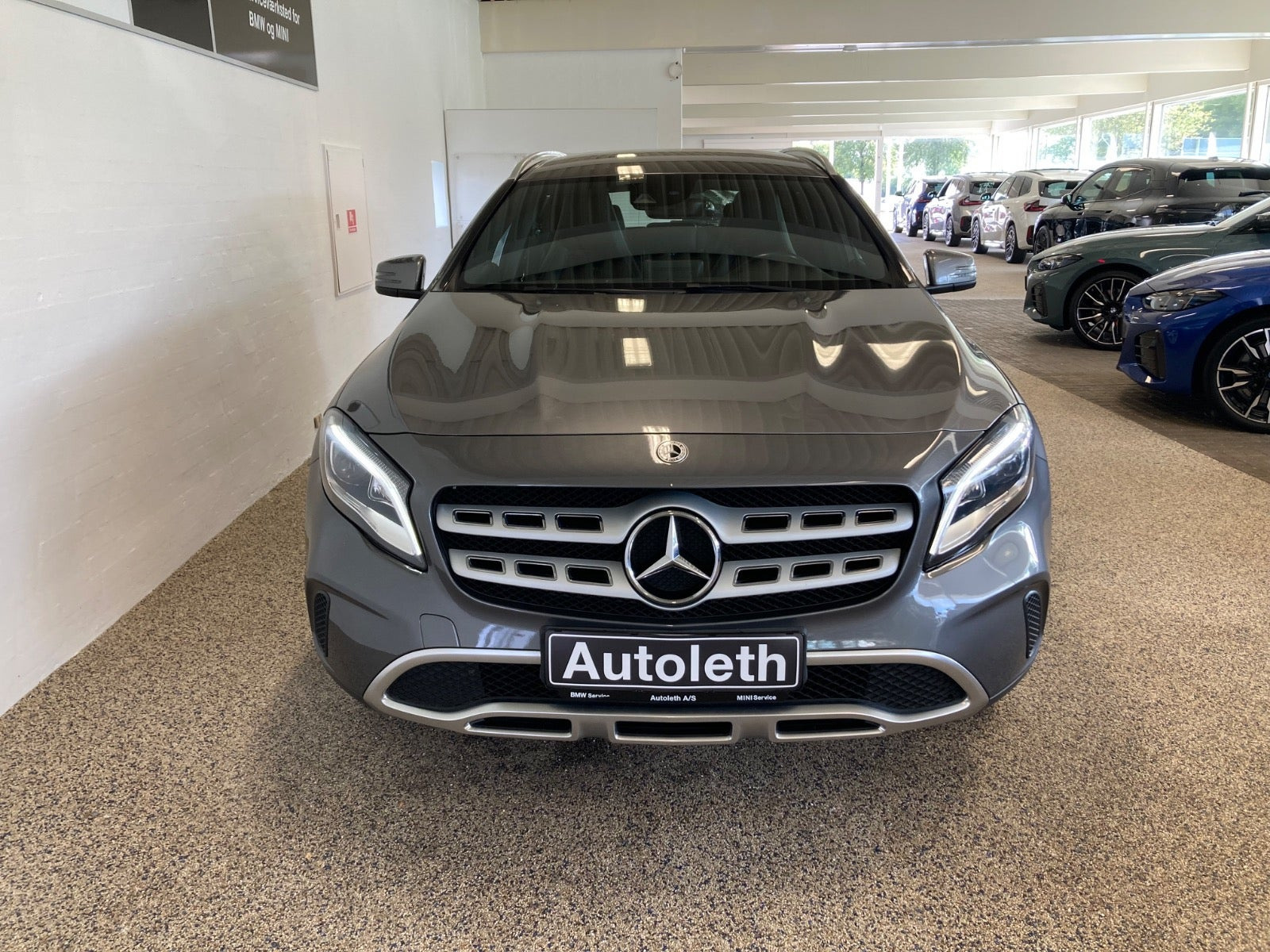 Grå Mercedes GLA200 fra 2017
