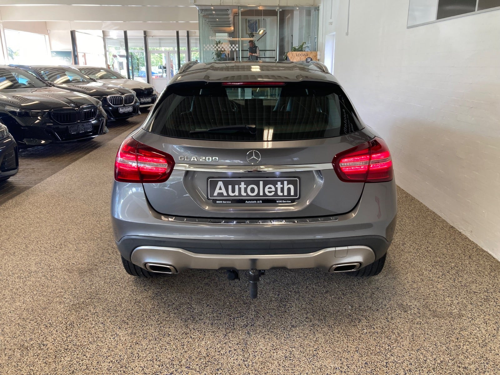 Grå Mercedes GLA200 fra 2017