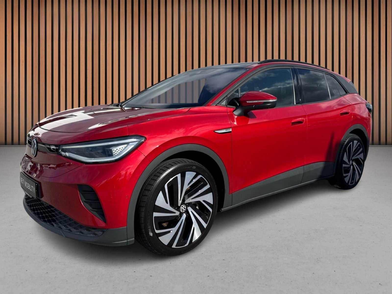Rød VW ID.4 fra 2023 set udefra