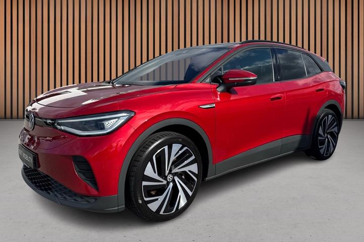Rød VW ID.4 fra 2023 set udefra
