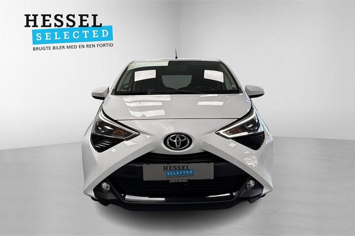 Hvid Toyota Aygo fra 2021