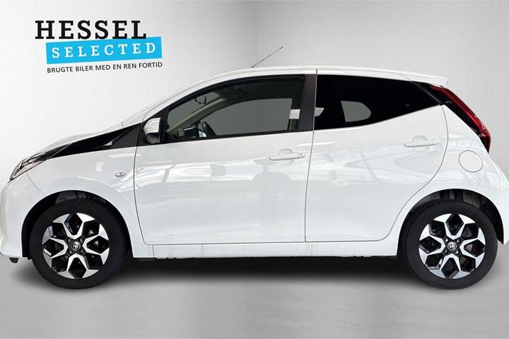Hvid Toyota Aygo fra 2021