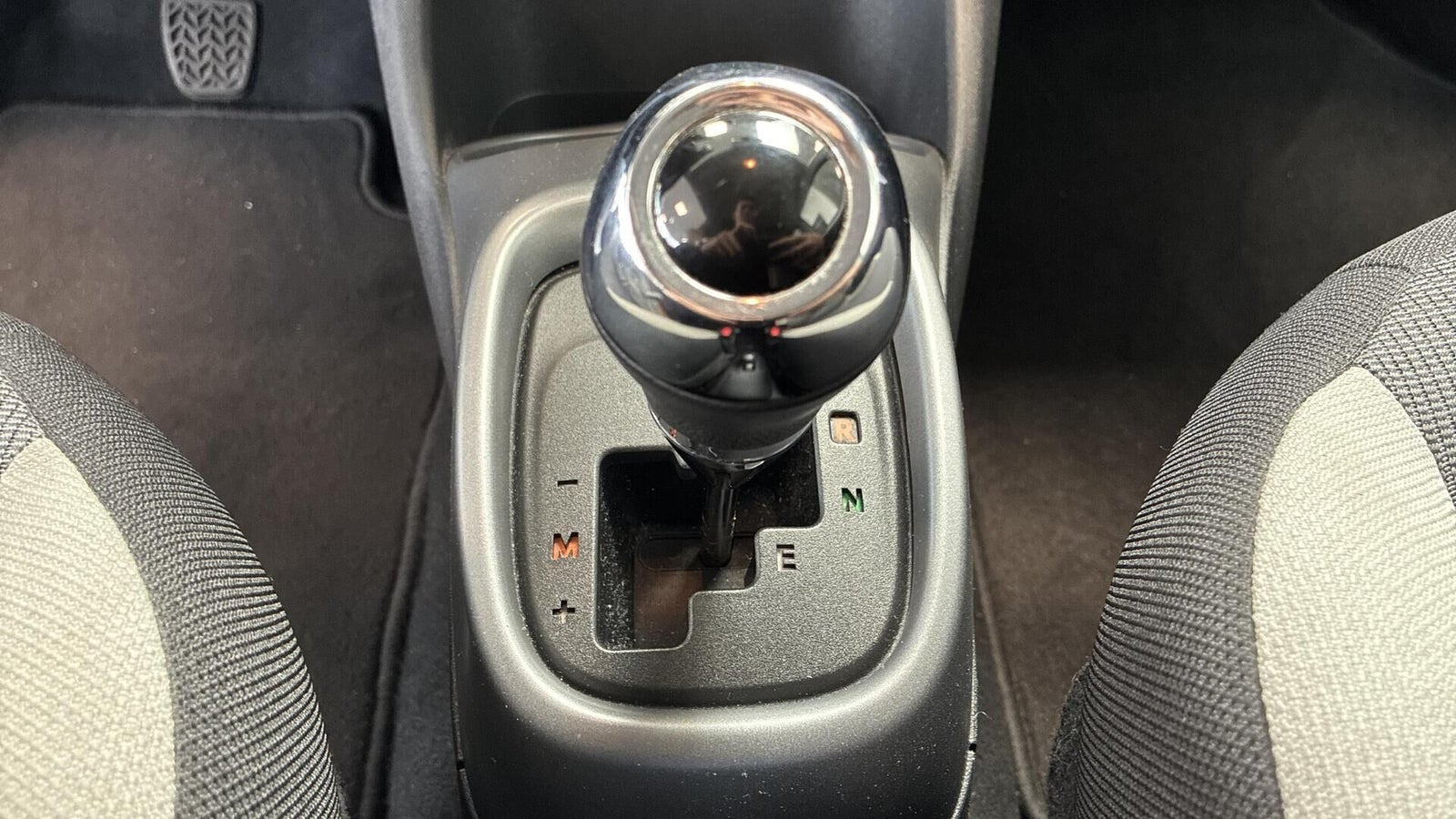 Hvid Toyota Aygo fra 2021