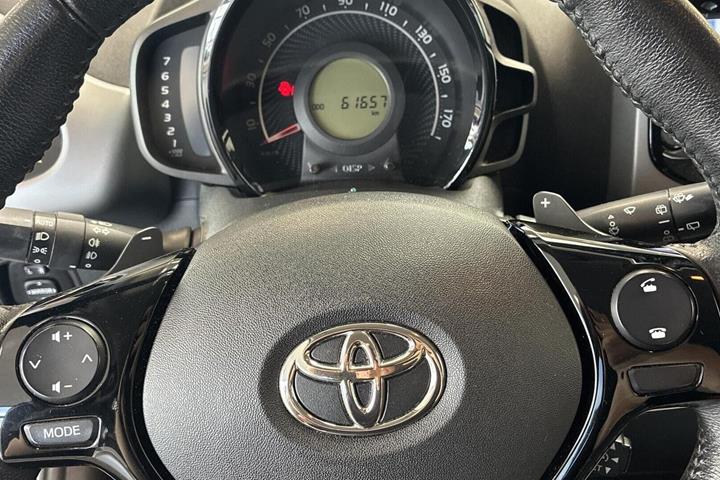 Hvid Toyota Aygo fra 2021