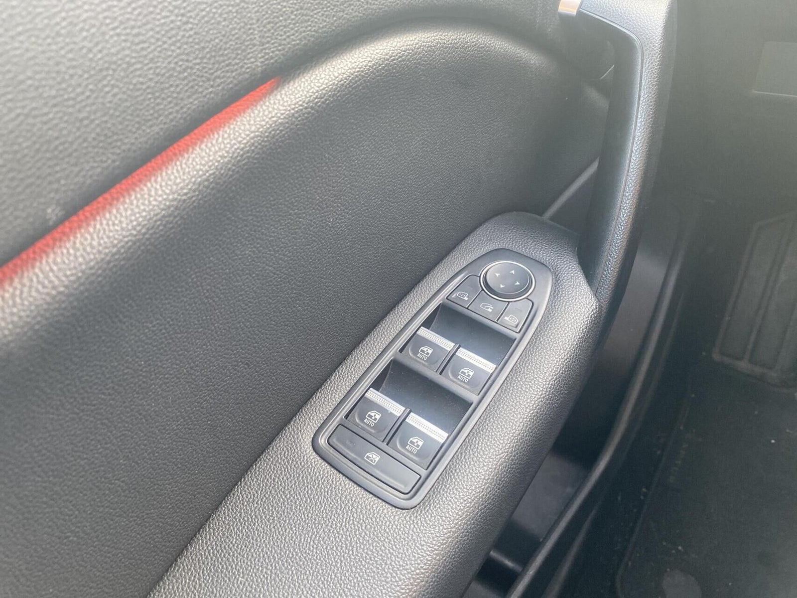 Blå Renault Captur fra 2020