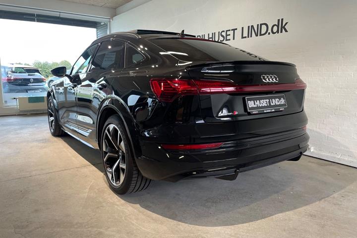 Sort Audi e-tron S fra 2023