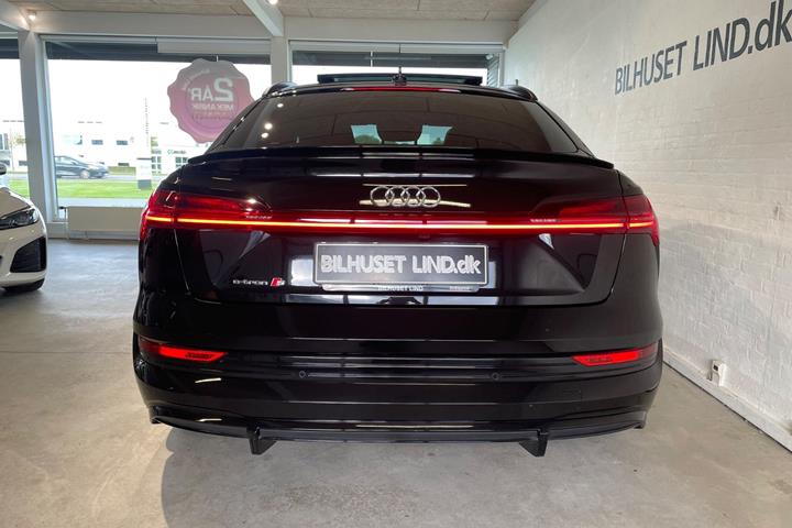 Sort Audi e-tron S fra 2023