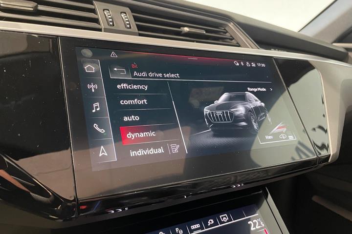 Sort Audi e-tron S fra 2023