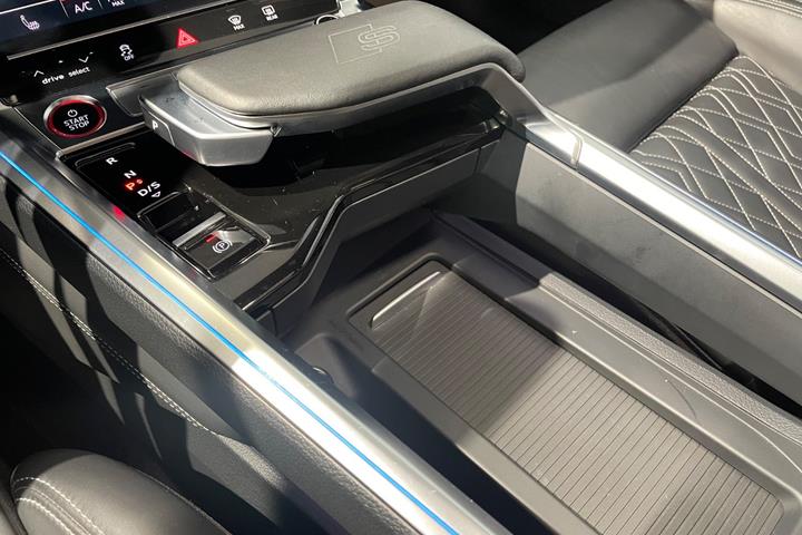 Sort Audi e-tron S fra 2023